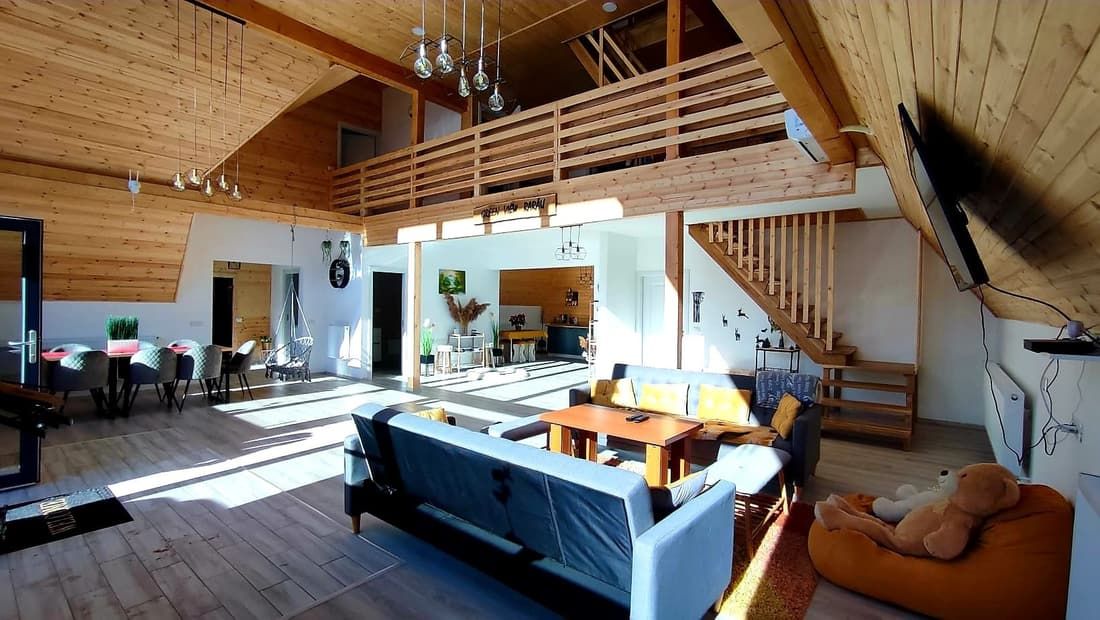 Livingul A-Frame cu mansarda